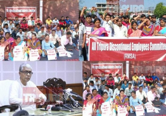 Capital City hits with hour-long protest held by discontinued RMSA staffs : Some protesters burst into tears complaining Chief Ministerâ€™s long â€˜silenceâ€™  !